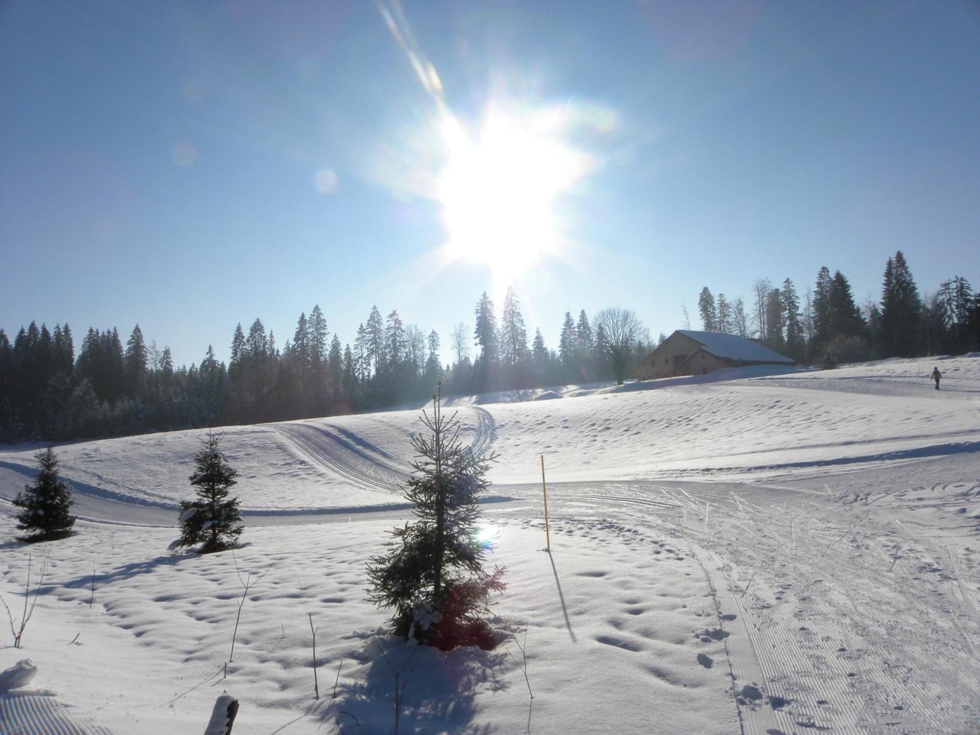 Etoile Des Neiges Piscine Spa Sauna Metabief Luaran gambar